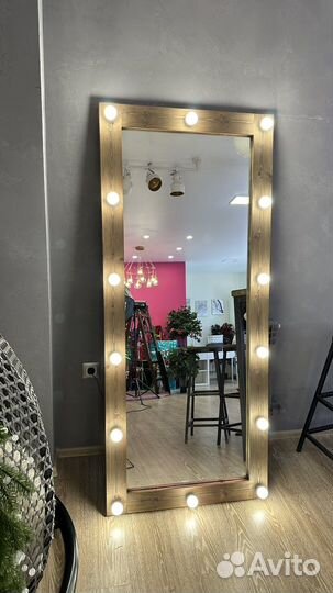 Зеркало напольное
