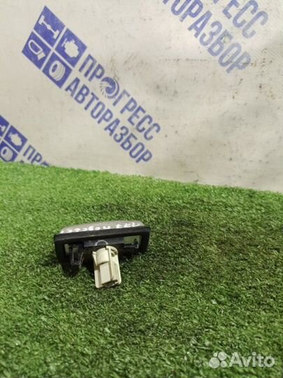 Подсветка номера задняя правая Nissan Almera G15