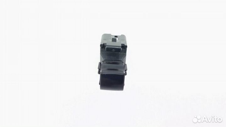 Кнопка стеклоподъемника передняя Mitsubishi L200