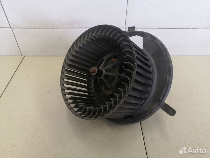 Моторчик отопителя Golf V Plus 2005-2014