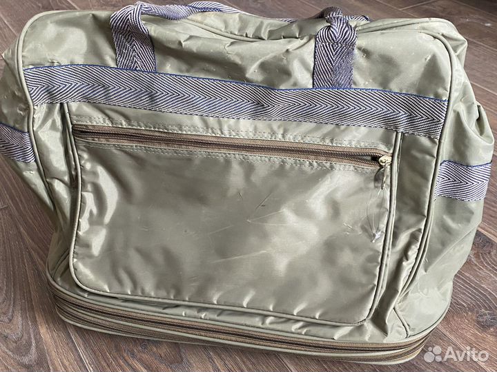 Вместительная дорожная сумка на колесиках