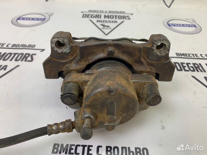 Суппорт передний правый Volvo S60 S80 V60 XC70 07