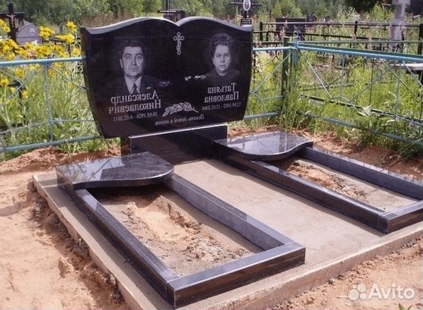 Гранитные памятники мемориалы от производителя опт