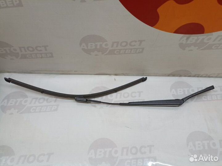 Поводок стеклоочистителя правый Volkswagen Passat