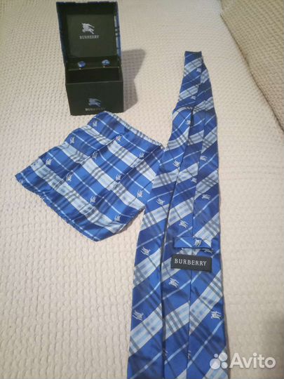 Галстук и запонки