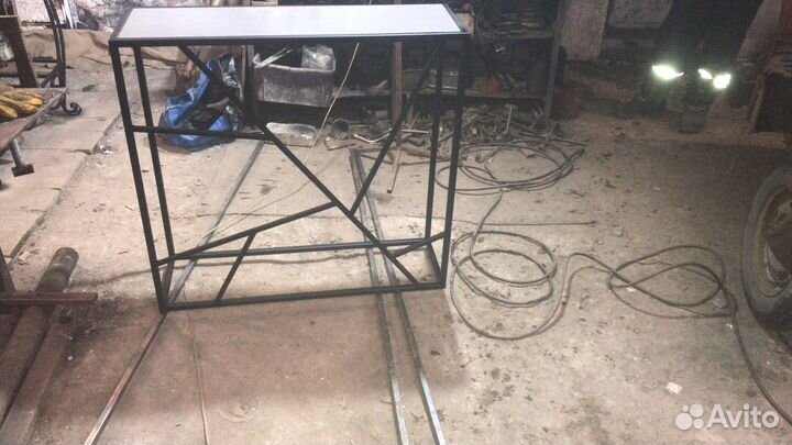 Консольный стол