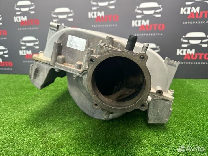 Коллектор впускной Audi Q7 4L 4.2 BAR 2007