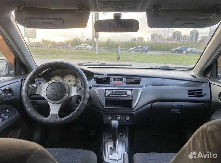 Mitsubishi Lancer 1.6 AT, 2005, 330 000 км