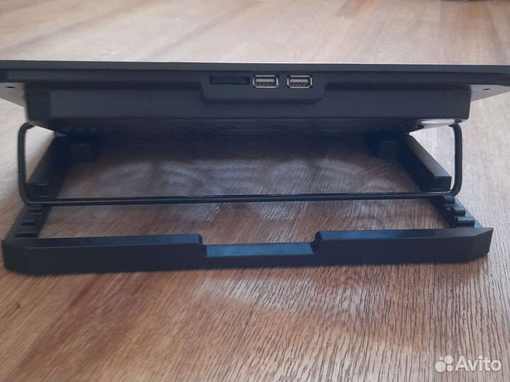 Подставка с охлаждением