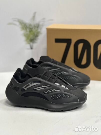 Кроссовк Yeezy 700: твой шаг к легенде