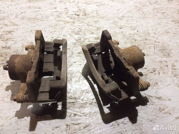 Тормозные суппорта передние Chevrolet Epica