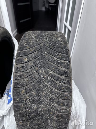 Michelin X-Ice North 4 245/40 R19