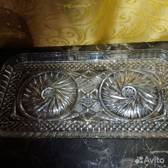 Графин и рюмки хрустальные