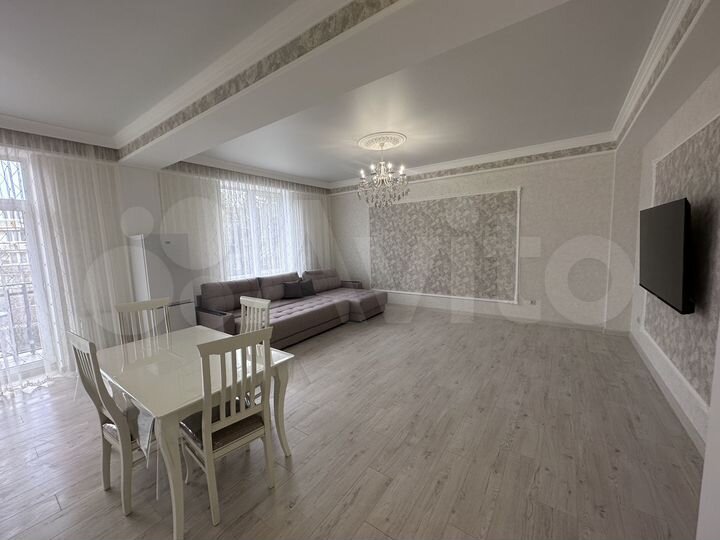 2-к. квартира, 80 м², 2/5 эт.
