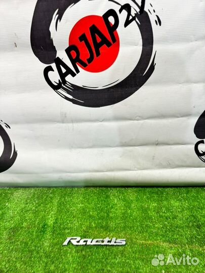 Эмблема Toyota Ractis NCP120 1nzfe 2015