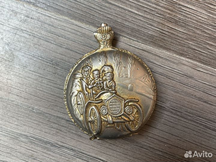 Старинные карманные часы