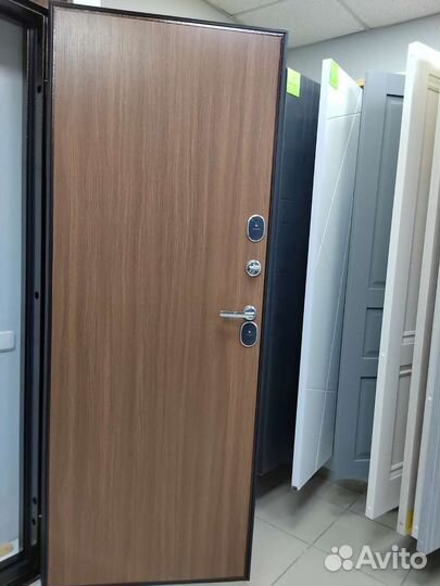 Дверь с терморазрывом в дом