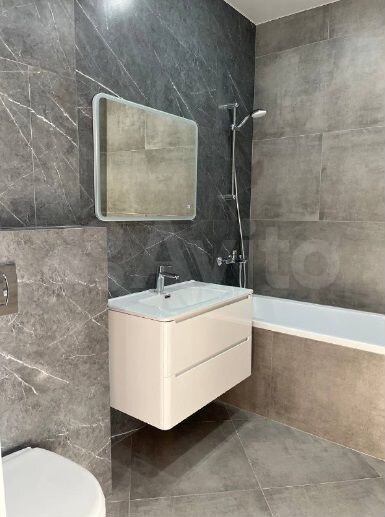 2-к. квартира, 43 м², 4/8 эт.