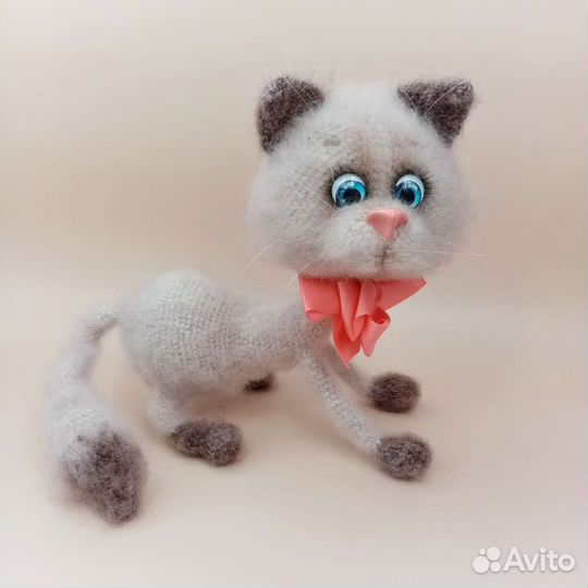 Интерьерная игрушка кошка крючком