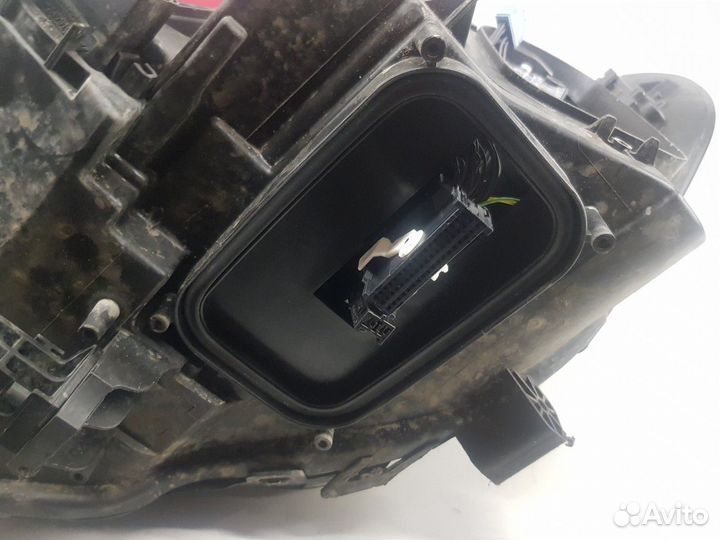 Фара правая (светодиодная без блоков)