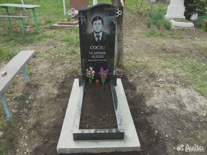 Памятники а могилу (мрамор/гранит)