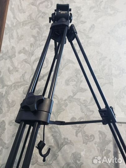 Штатив для фотоаппарата профессиональный