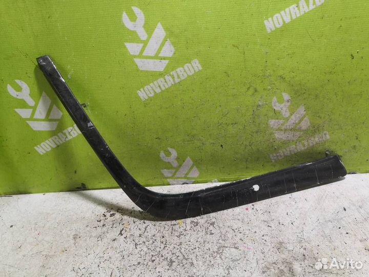 Молдинг бампера передний правый Мерседес Бенз 21