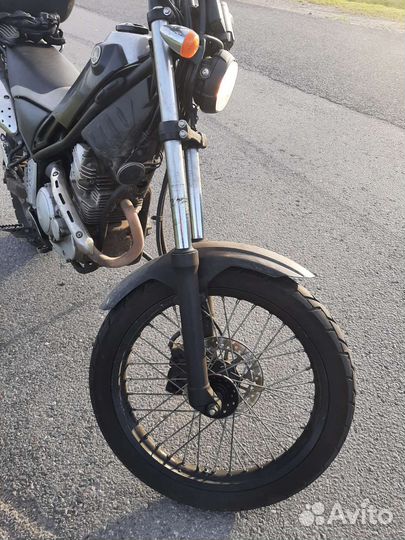 Yamaha XG250 Tricker