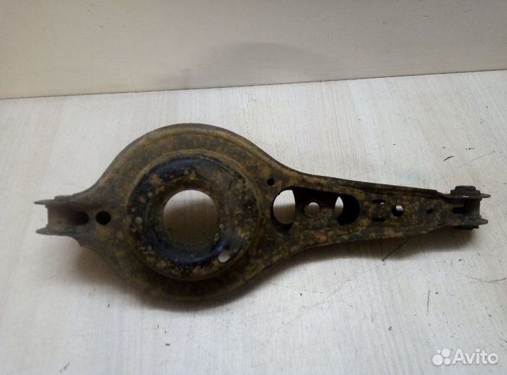 Рычаг задний поперечный левый Ford Focus 3 CB8