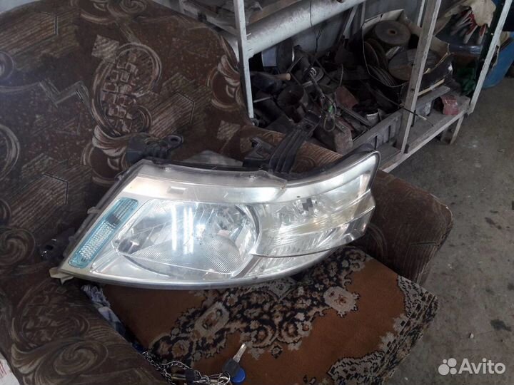 Фара Ниссан сирена передняя левая