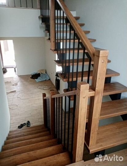 Лестница на металлокаркасе