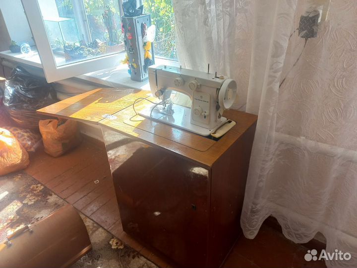 2 швейные машины