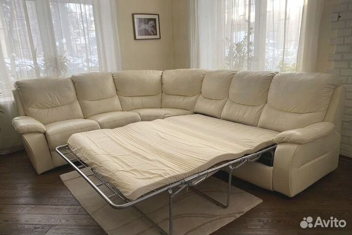 Кожаный угловой диван б/у