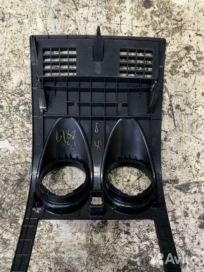 Консоль центральная Nissan Qashqai J10