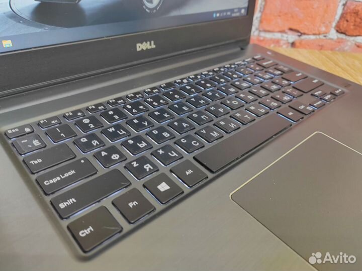 Dell с процессором i5 и Windows 10 для работы