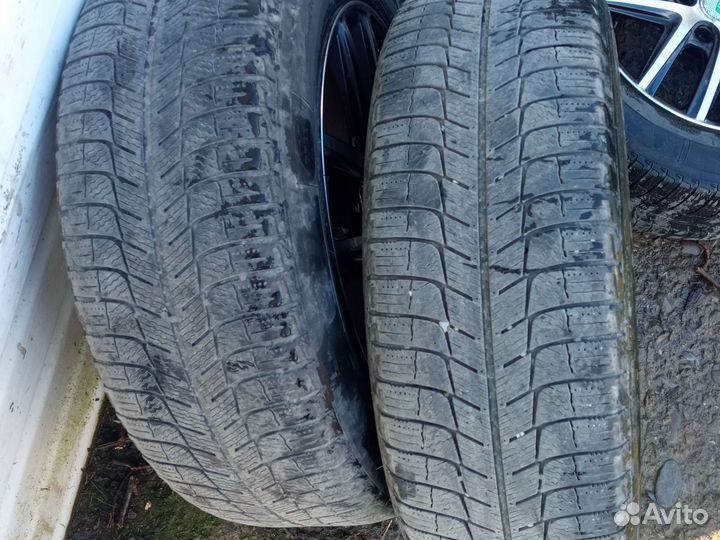 Michelin X-Ice 215/60 R16