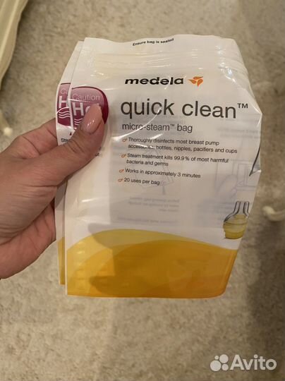 Молокоотсос medela, накладки для груди и бутылочка