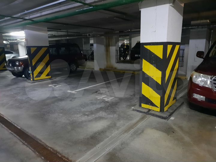 Машиноместо, 18 м²