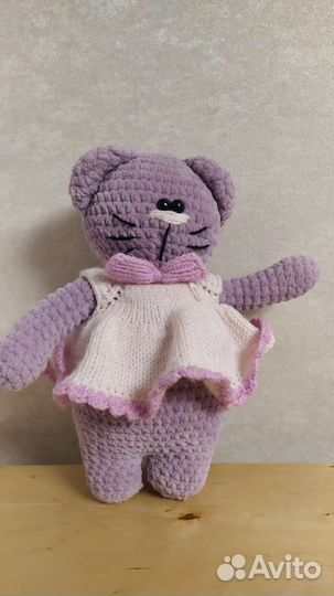 Вязанная кошка ручной работы