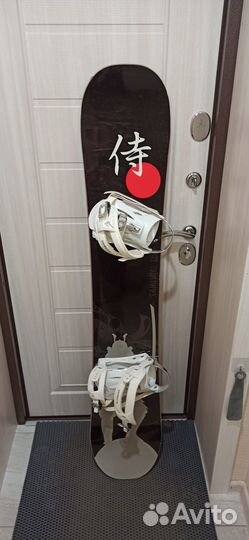 Продаю сноуборд с креплениями