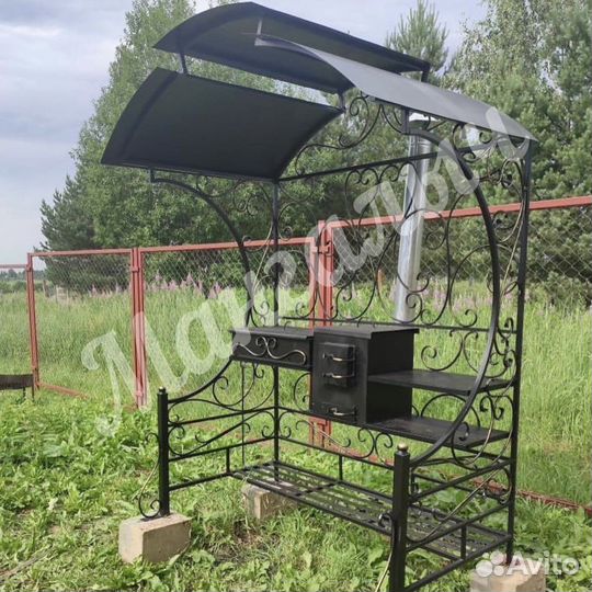 Мангал с крышей