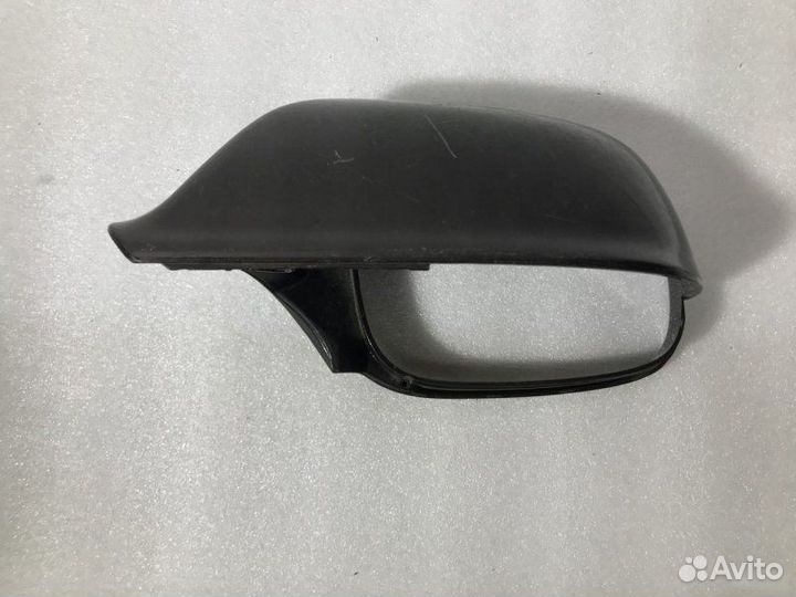 Накладка зеркала левая Audi Q5 8R 2008