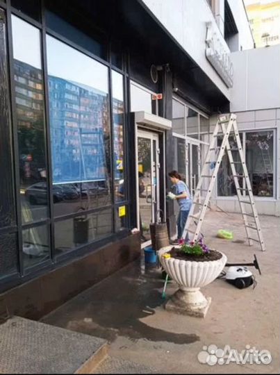 Уборка квартир. Мытье окон,витрин,фасадов.Клининг