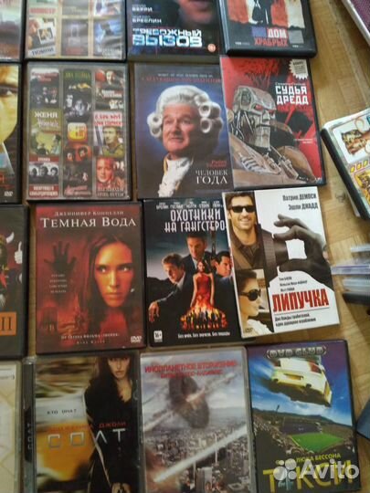 Диски с играми и фирм.сд музыка, много