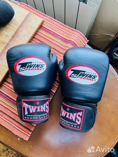 Перчатки боксерские Twins Special