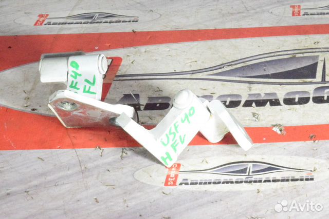 Петля дверная низ перед лево c Lexus LS460 USF40 1