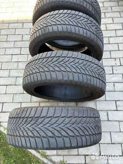 Goodyear UltraGrip Ice 3 225/45 R19 96T