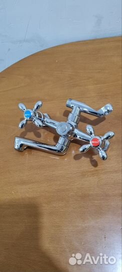 Смеситель для ванной