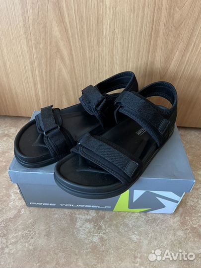 Сандалии новые