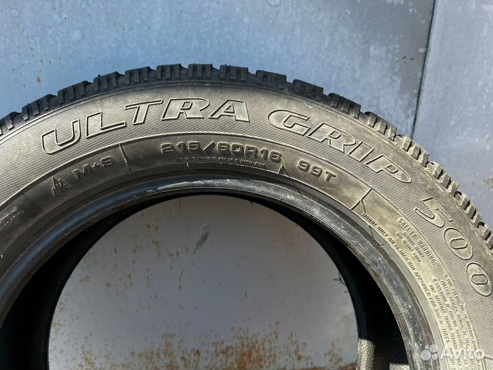 Goodyear UltraGrip 500 215/60 R16